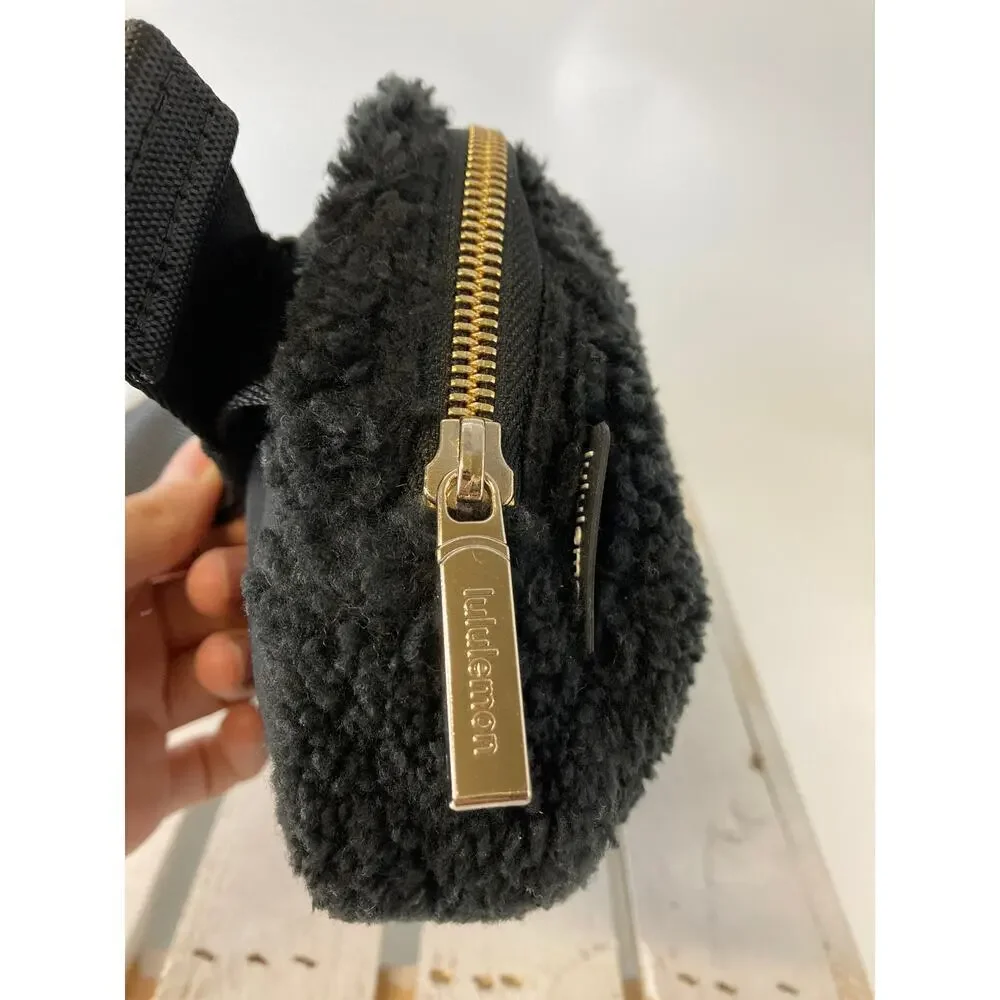 LULULEMON BLACK SHERPA GOLD METAL HARDWARE BELTBAG